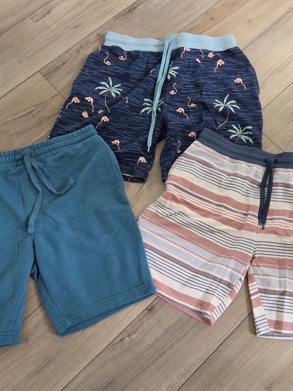 Men's Medium (32/34) shorts lot